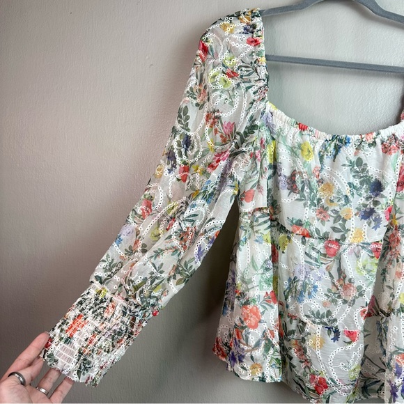 Alice & Olivia Rowa Floral Embroidered Tiered Puff-Sleeve Top Sz LG - Picture 5 of 9